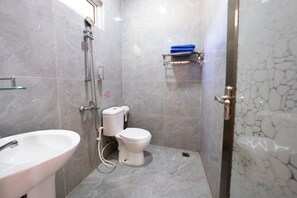 Soap, shampoo, toilet paper - Kepri Coral Resort (Galang)