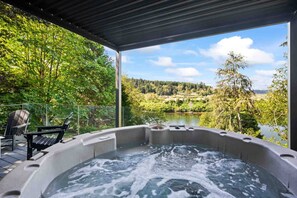 Unclassified image, 5 of 42, button