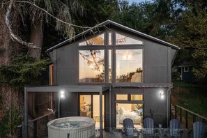 Terrace/patio - Magnificent Riverfront Views From Hot Tub, Home, & Deck, Stunning Inside and Out, 5 Minutes to Beach (Nehalem)