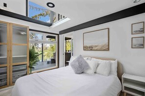 2 bedrooms, desk, travel crib, free WiFi