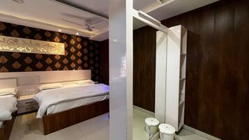 Family Room | Free WiFi, bed sheets