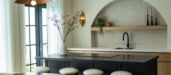 Sueca: Sanur’s 3BR Villa w/Pool, Tropical Oasis