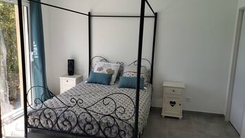 4 slaapkamers, een strijkplank/strijkijzer, wifi, beddengoed