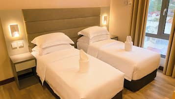 1 kamar tidur, selimut bulu angsa, brankas, dan kedap suara