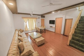 Huvila, parveke | Olohuone