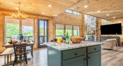 Luxe Design New Build | Indoor Pool, Spa, Arcade, Firepit | Rambling Ridge Lodge