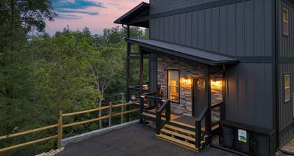 Luxe Design New Build | Indoor Pool, Spa, Arcade, Firepit | Rambling Ridge Lodge