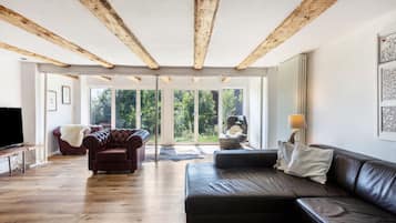 電視、乒乓球設施