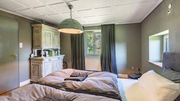 2 室のベッドルーム、WiFi (無料)、ベッドシーツ