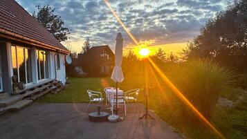 屋外ダイニングエリア