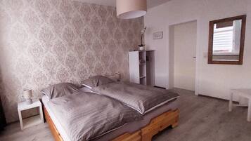 2 bedrooms, free WiFi, bed sheets