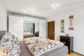 2 dormitorios, tabla de planchar con plancha, wifi gratis y ropa de cama