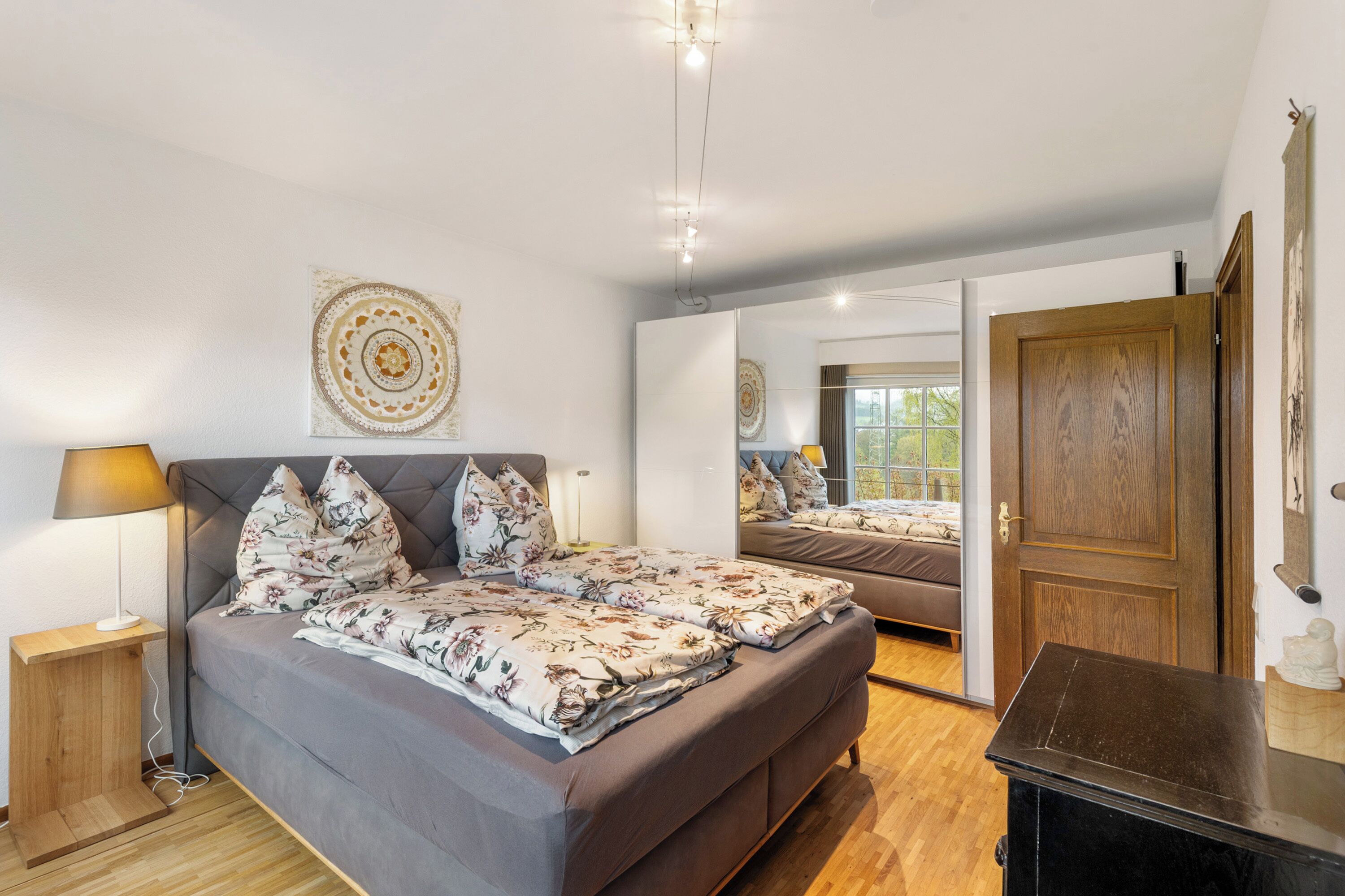 2 habitaciones, tabla de planchar con plancha y wifi gratis 