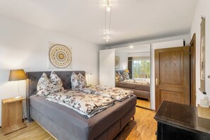 2 dormitorios, tabla de planchar con plancha, wifi gratis y ropa de cama