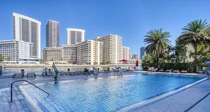 High-Floor Oceanview Apartment