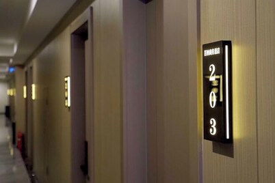 Baina Business Hotel (Shijiazhuang Zhongshan West Road Vientiane City Subway Station)