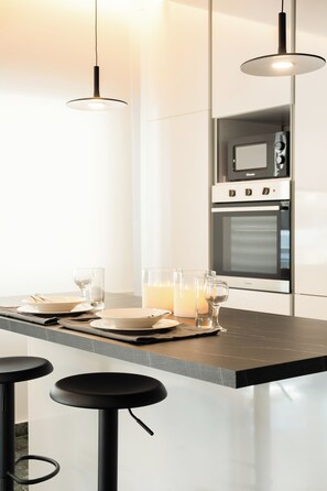 Appartamento Luxury, 4 camere da letto, cucina, vista città | Cucina privata | Macchina per caffè espresso, macchina per tè/caffè, bollitore elettrico
