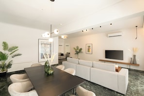 Luxury Apartment, 4 Bedrooms, Kitchen, City View | In-room dining -  Luxury in Athens - Apartment with Terrace (Athens)