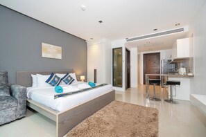 1 bedroom, in-room safe, desk, iron/ironing board