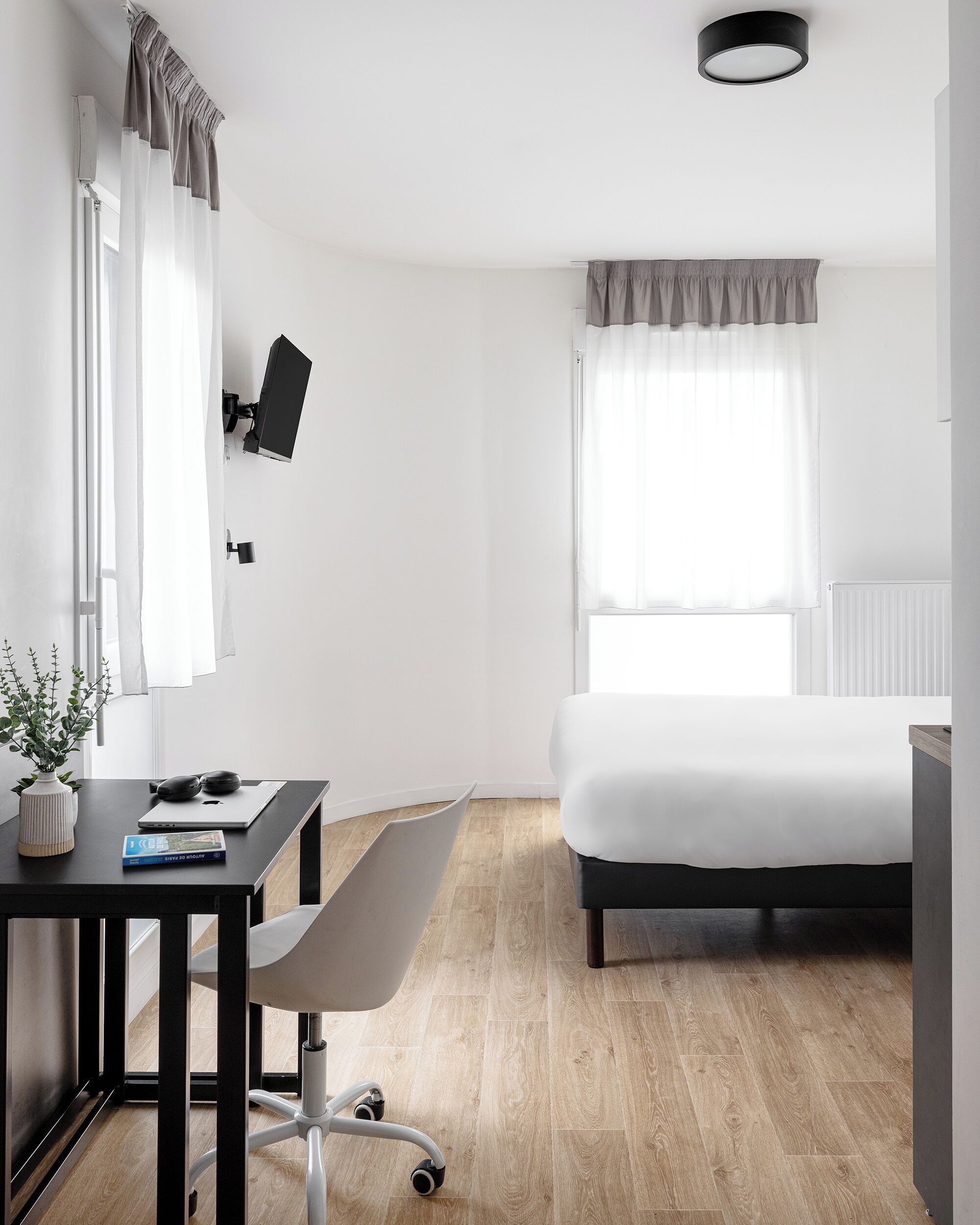 Quarto casal standard | Escrivaninha, Wi-Fi de cortesia