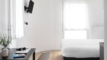 Quarto casal standard | Escrivaninha, Wi-Fi de cortesia