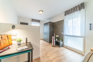 1 bedroom, desk, free WiFi