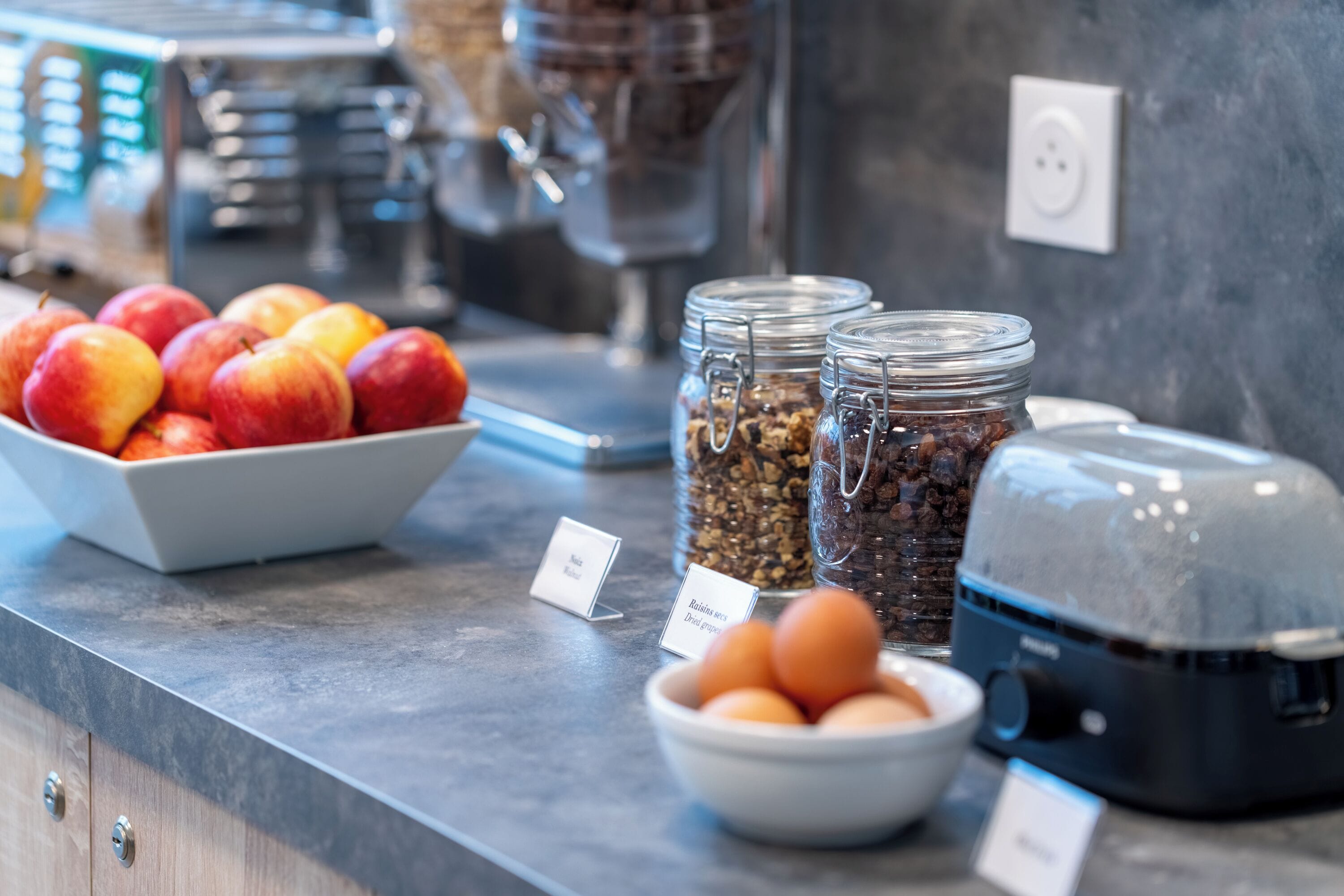 Daily buffet breakfast (EUR 10.50 per person)