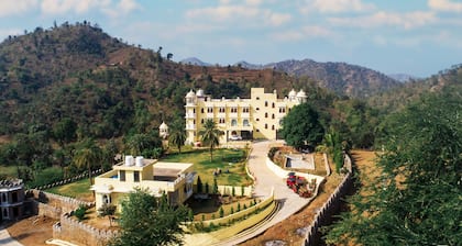 Doongar fort 7 km from ambaji