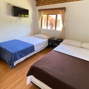 Comfort Triple Room | Iron/ironing board, free WiFi, bed sheets - Finca Hotel Santaleja (La Tebaida)