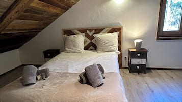 3 dormitorios, tabla de planchar con plancha, cuna de viaje y wifi