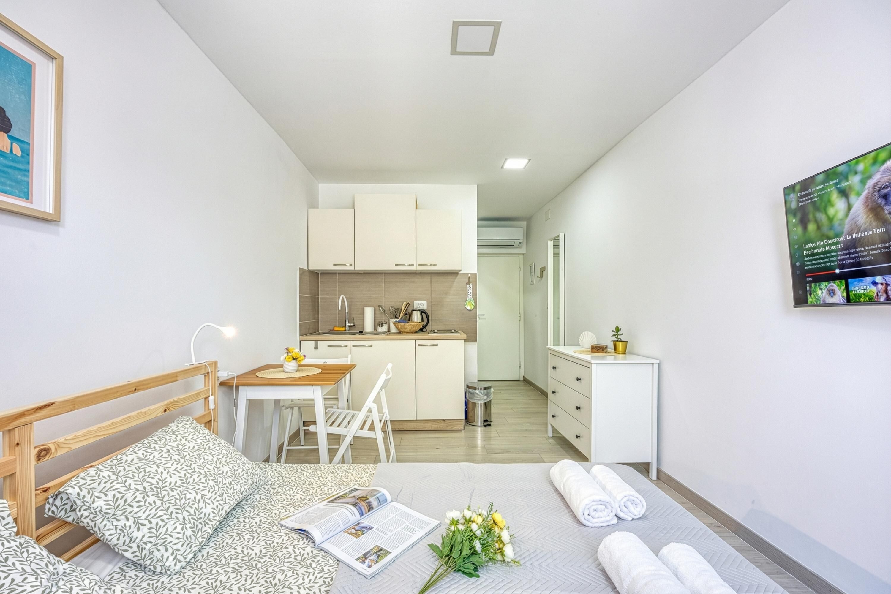 Iron/ironing board, free WiFi, bed sheets