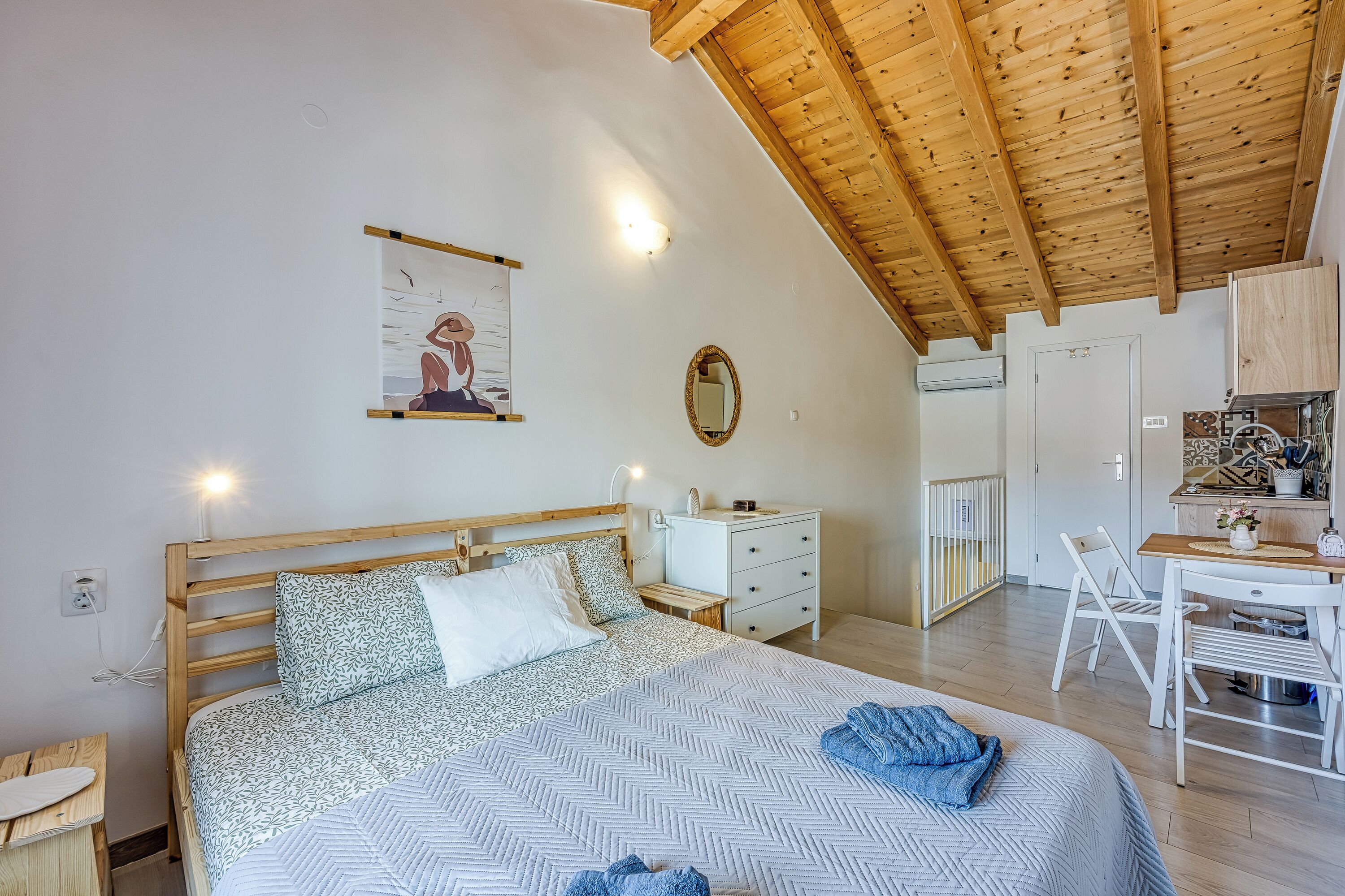 Familienstudio, Meerblick, Meerseite (Lasta 30 Lošinj Town Studio) | Bügeleisen/Bügelbrett, kostenloses WLAN, Bettwäsche