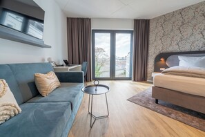 Deluxe Studio, Non Smoking | Desk, laptop workspace, soundproofing, free WiFi - MASEVEN Frankfurt Messe (Frankfurt)