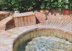 Bathtub spa outdoor