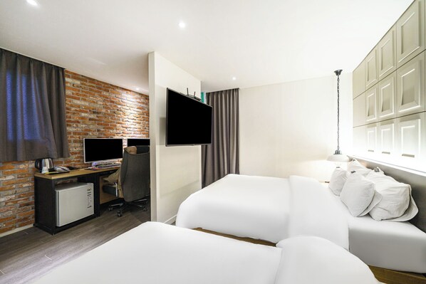 Suite familiar | Escritorio, espacio para trabajar con laptop y wifi gratis