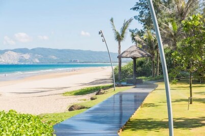 Nanuo Holiday Hotel
