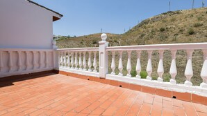 A terrace with terracotta tiles and a white balustrade. - Enjoy Arcos in Arcos de la Frontera (Arcos de la Frontera)
