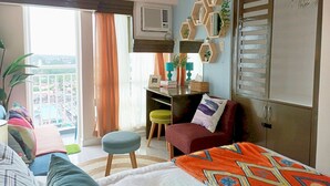 Room - Cozy Condo Staycation in Tagaytay with WiFi, Netflix, and Swimming Pool Access (Lungsod ng Tagaytay)