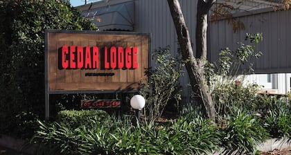 Cedar Lodge Motel