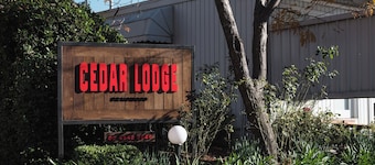 Cedar Lodge Motel