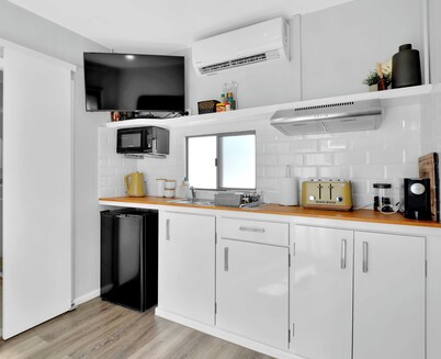 Diggers Rest self contained Tiny Home with WIFI