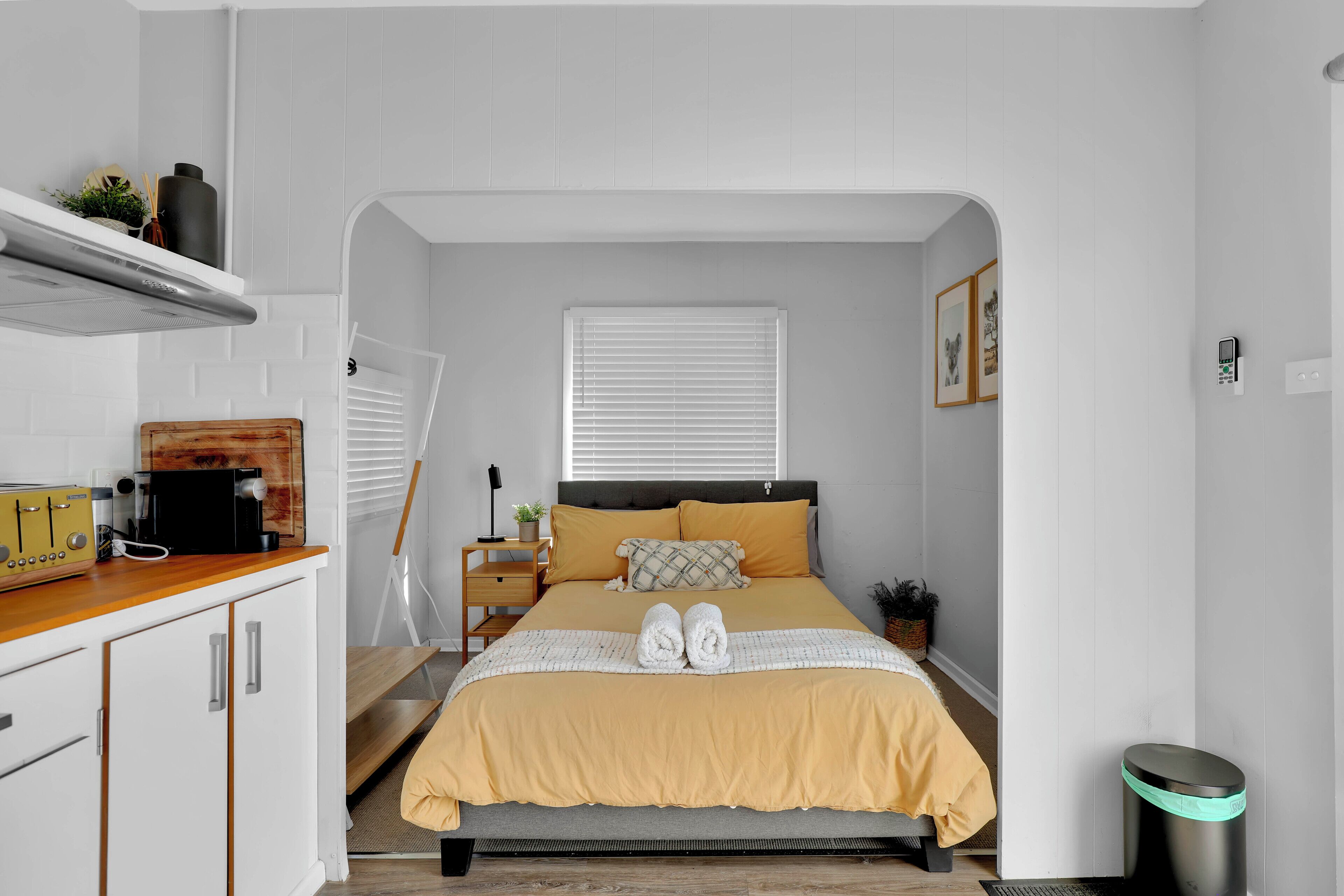 1 habitación, tabla de planchar con plancha, wifi y ropa de cama 