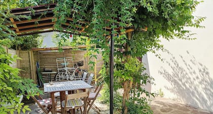 Lovely T2 with large private terrace