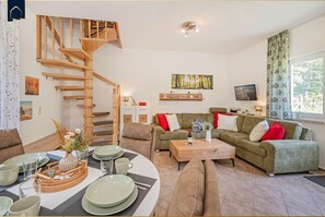 TV, stereo - Gemütliche Ferienwohnung mit Terrasse (Garz)