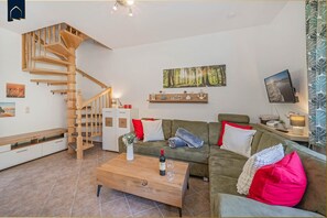 TV, stereo - Gemütliche Ferienwohnung mit Terrasse (Garz)