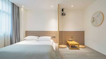 Desk, laptop workspace, iron/ironing board, free WiFi