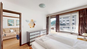 2 chambres, fer et planche à repasser, accès Internet, draps fournis
