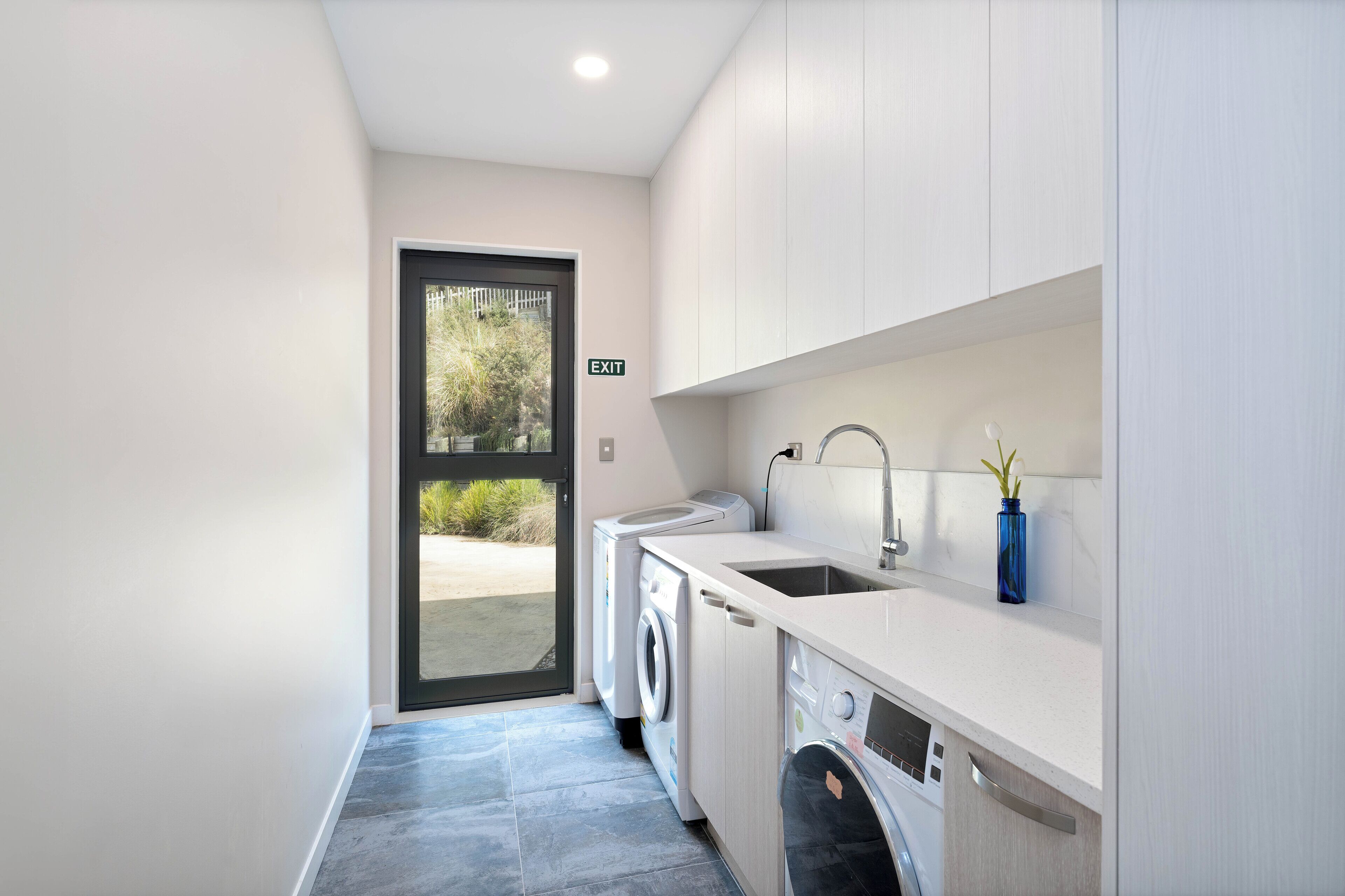 Economy Twin Room, 1 Bedroom | Living area | TV