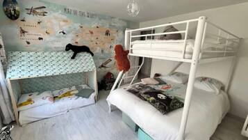 2 slaapkamers, reisbedje, gratis wifi, beddengoed
