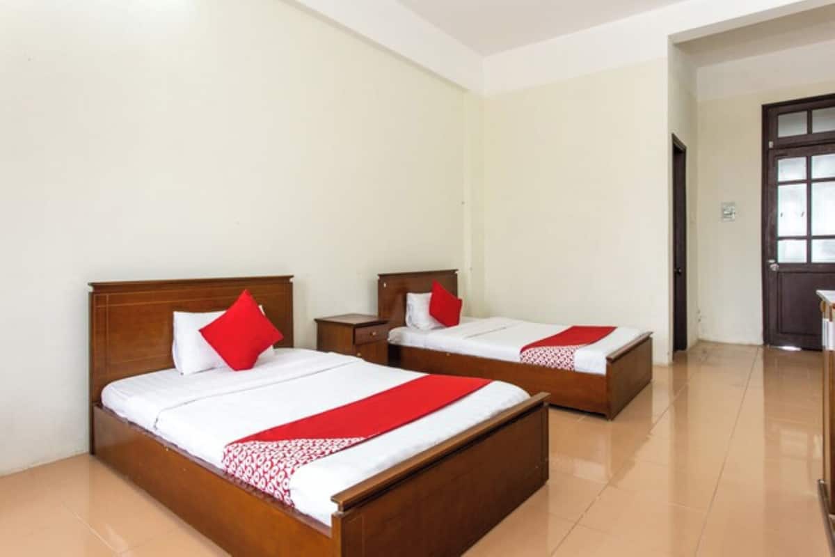 Double Room | Desk, soundproofing, free WiFi, bed sheets